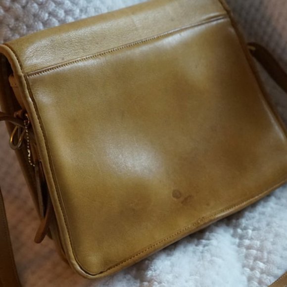 Gorgeous Vintage 1970's Tan Leather Coach Messenge - Picture 8 of 10